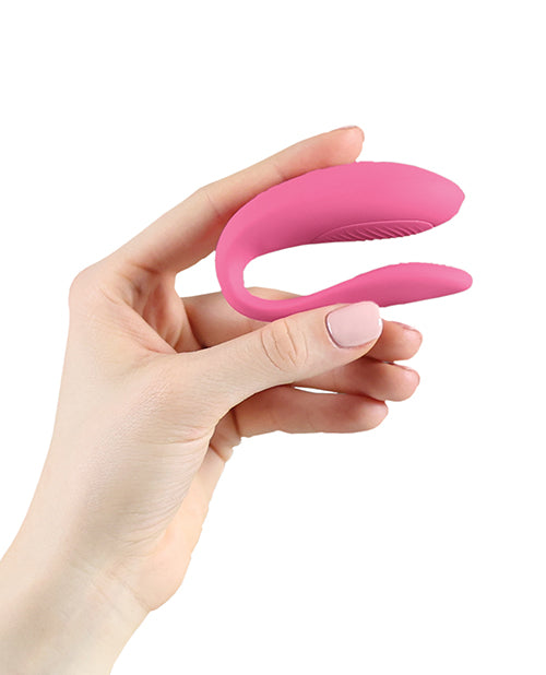 we-vibe-sync-lite-pink-hand.jpg